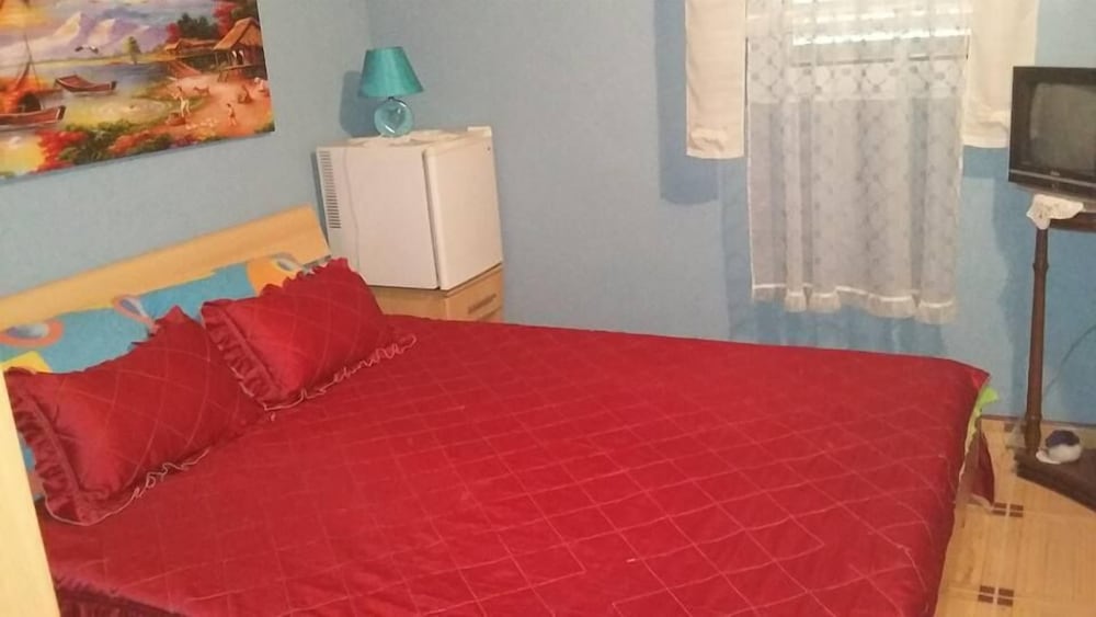 Twin Room (Crvena)