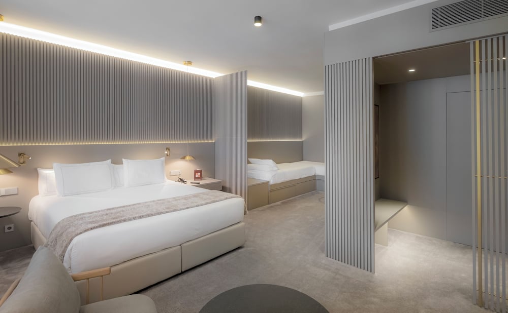 Deluxe Quadruple Room