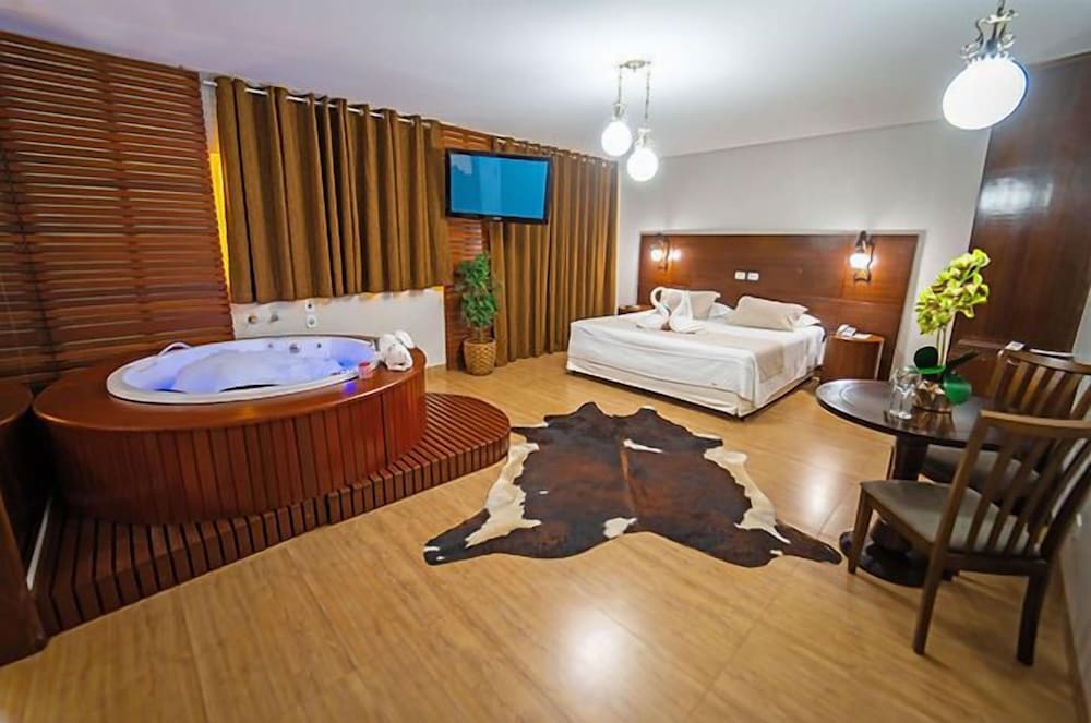 Executive Room, 2 Queen Beds, Tower - Photo 6