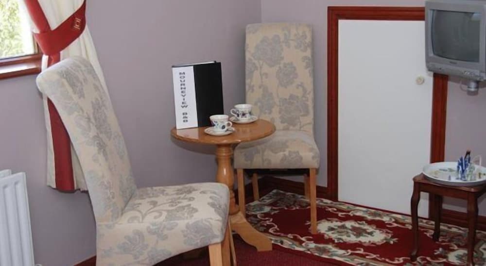 Family Room, Ensuite photo 3