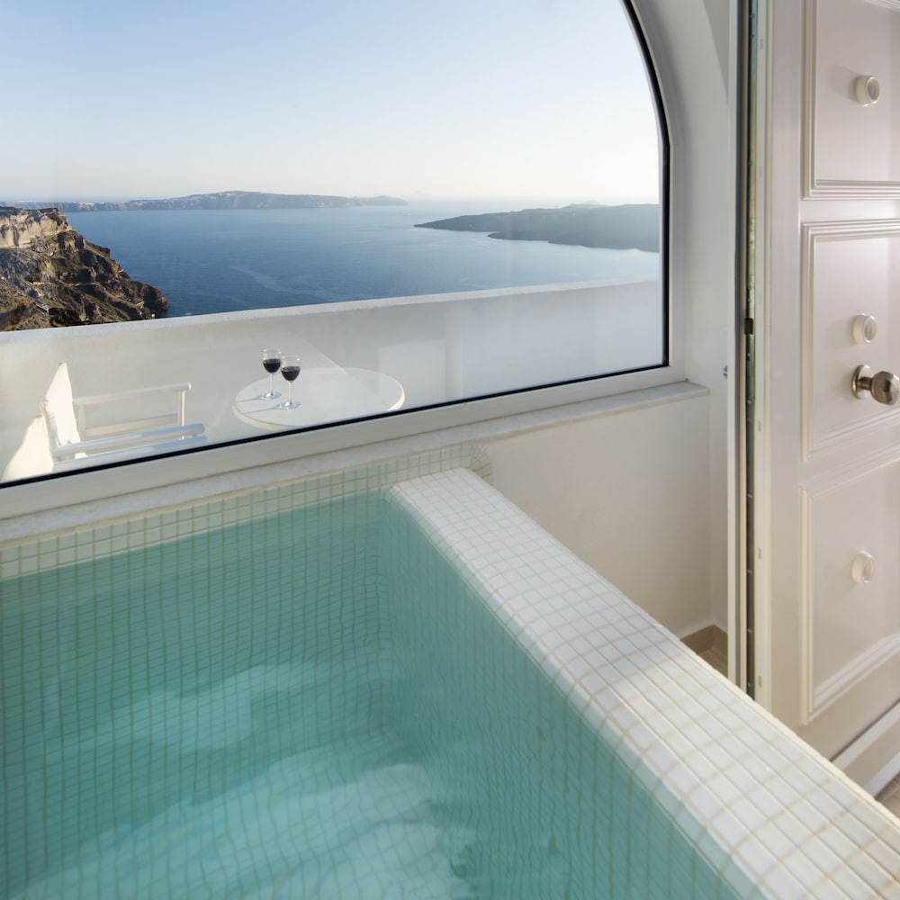 Junior Suite, Jetted Tub - Photo 4