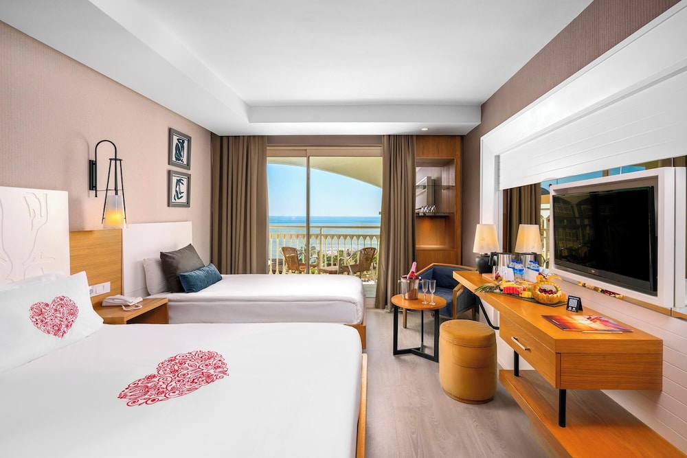 Honeymoon Room with Sea View photo 1