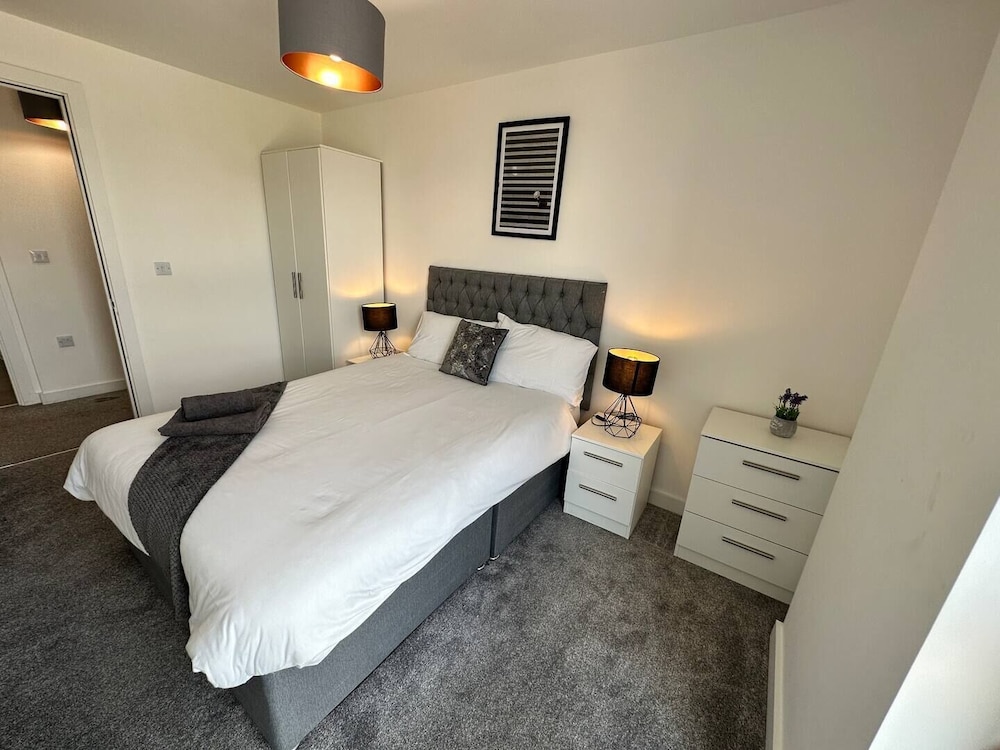 Three Bedroom Balcony Apartments Sleeps 8