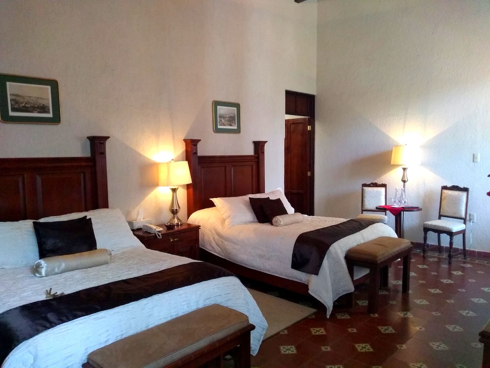 Grand Quadruple Room, Garden View (Adrienne) photo 1