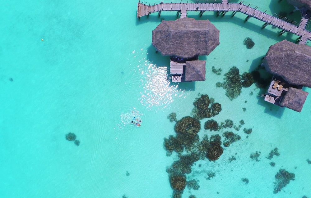 Suite, Overwater