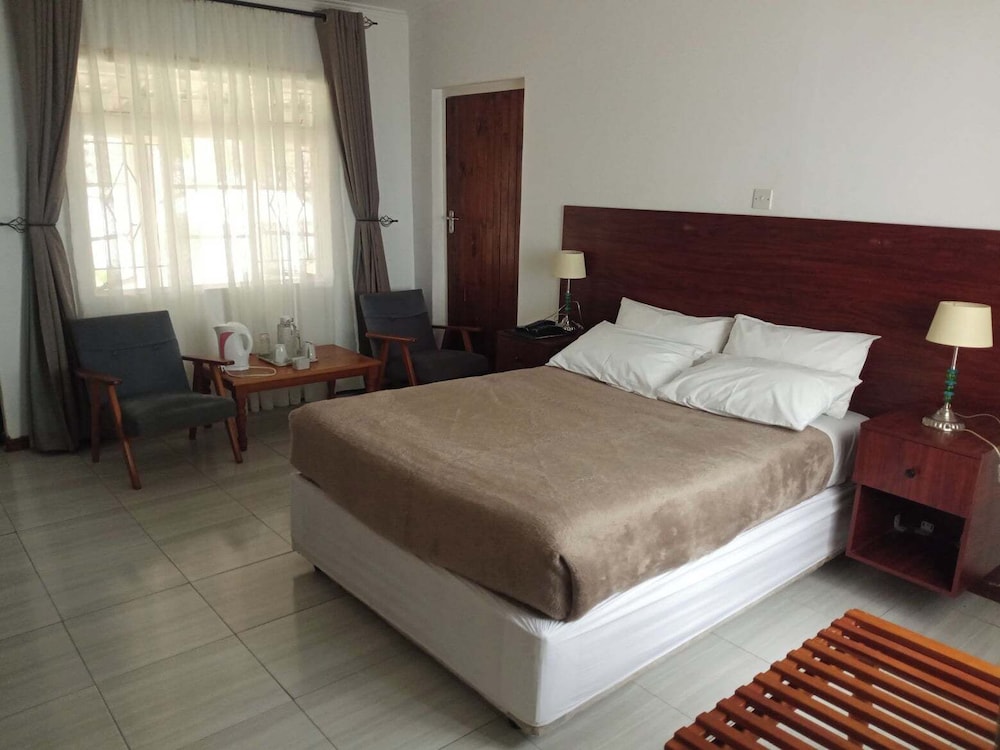 Economy Triple Room