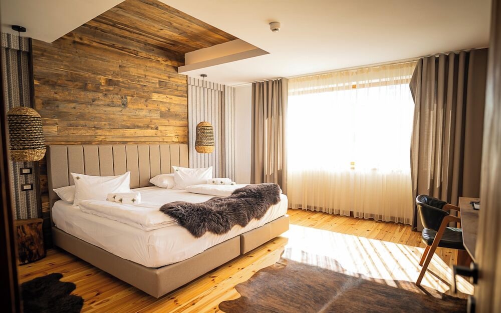 Deluxe Studio Suite, Balcony, Courtyard View