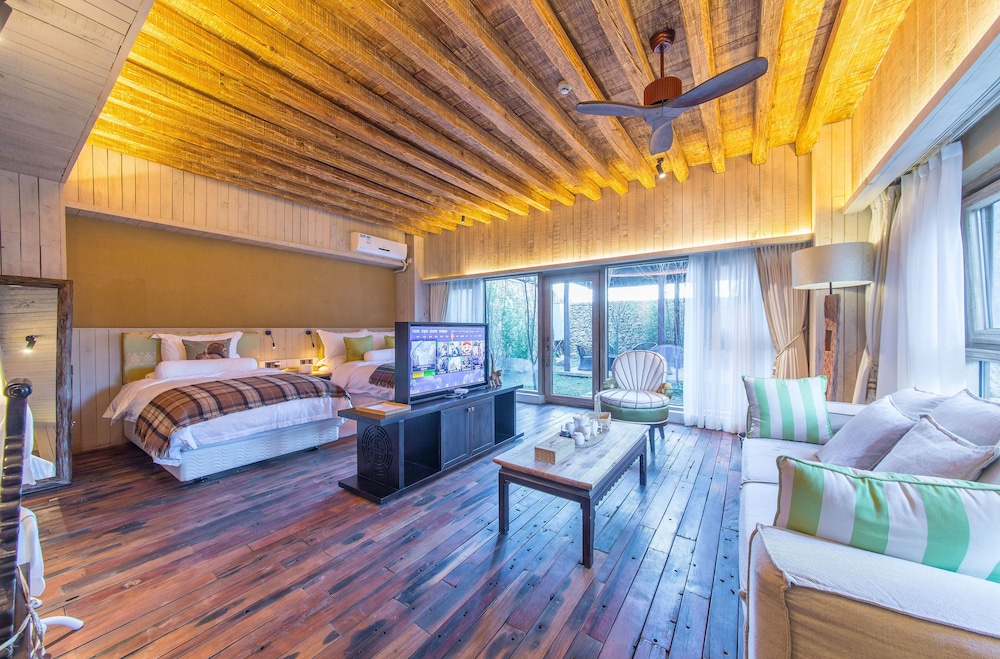 Family Twin Room, 1 Bedroom, Bathtub