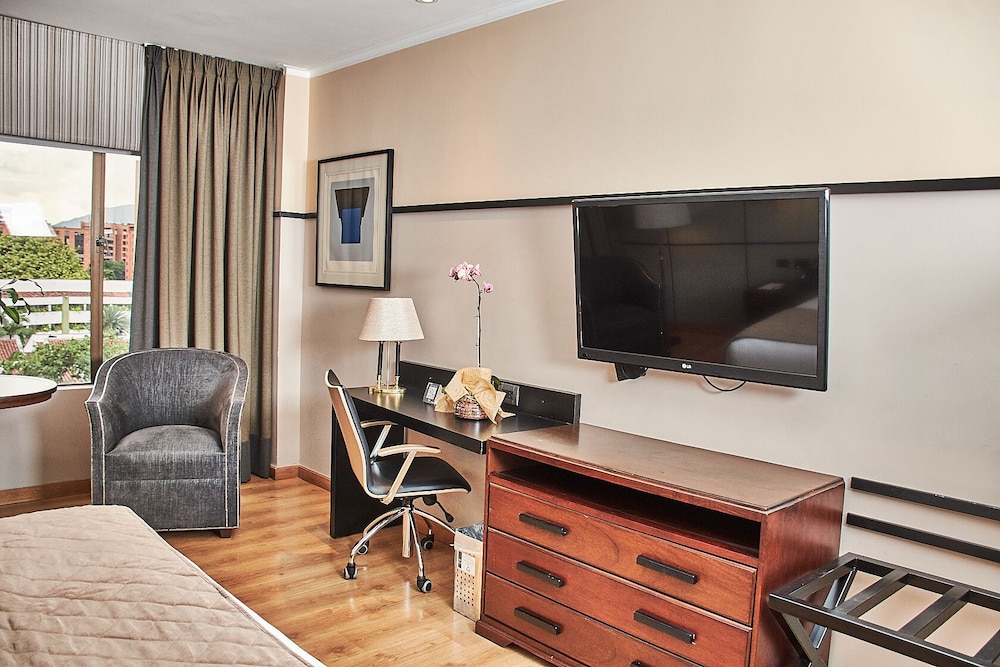 Superior Room, 1 Queen Bed - Photo 7