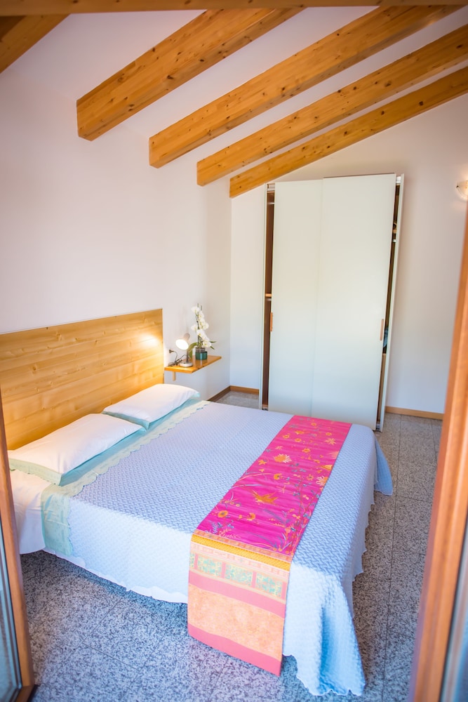 Apartment, 1 Queen Bed with Sofa bed, Garden View photo 2
