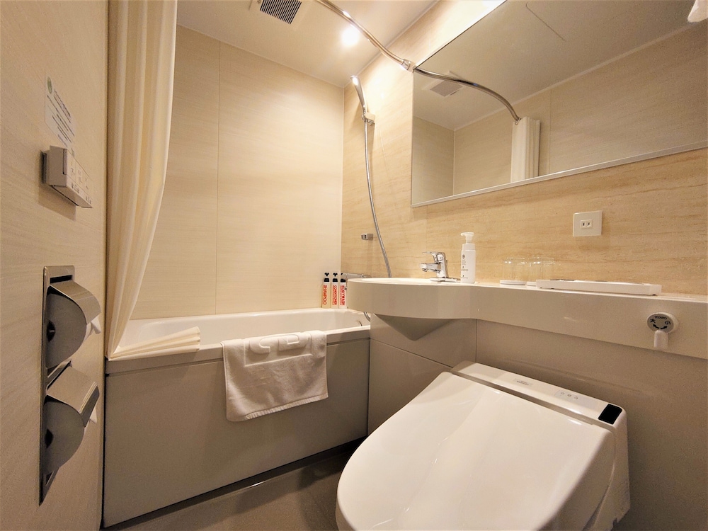 Premium Single Room, Non Smoking - Photo 8