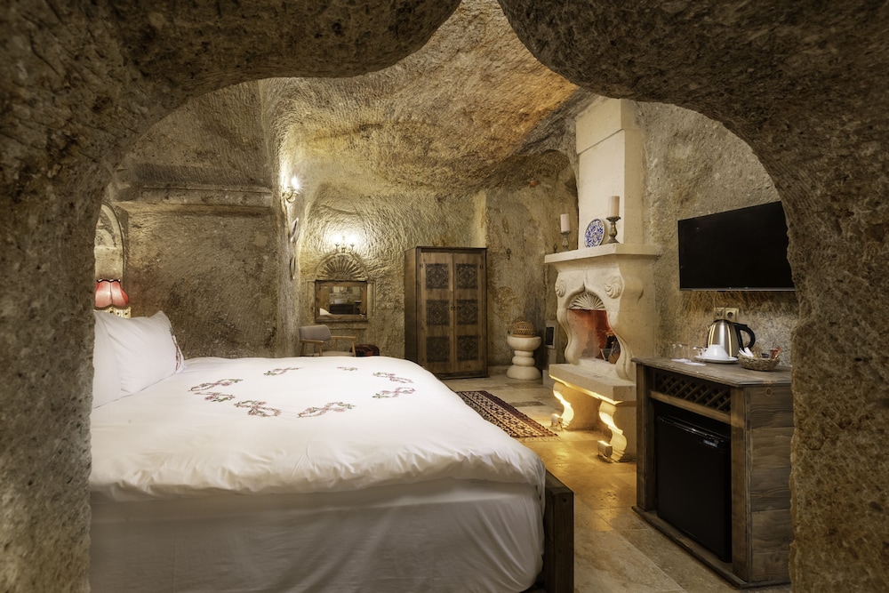 Superior Suite - Photo 5