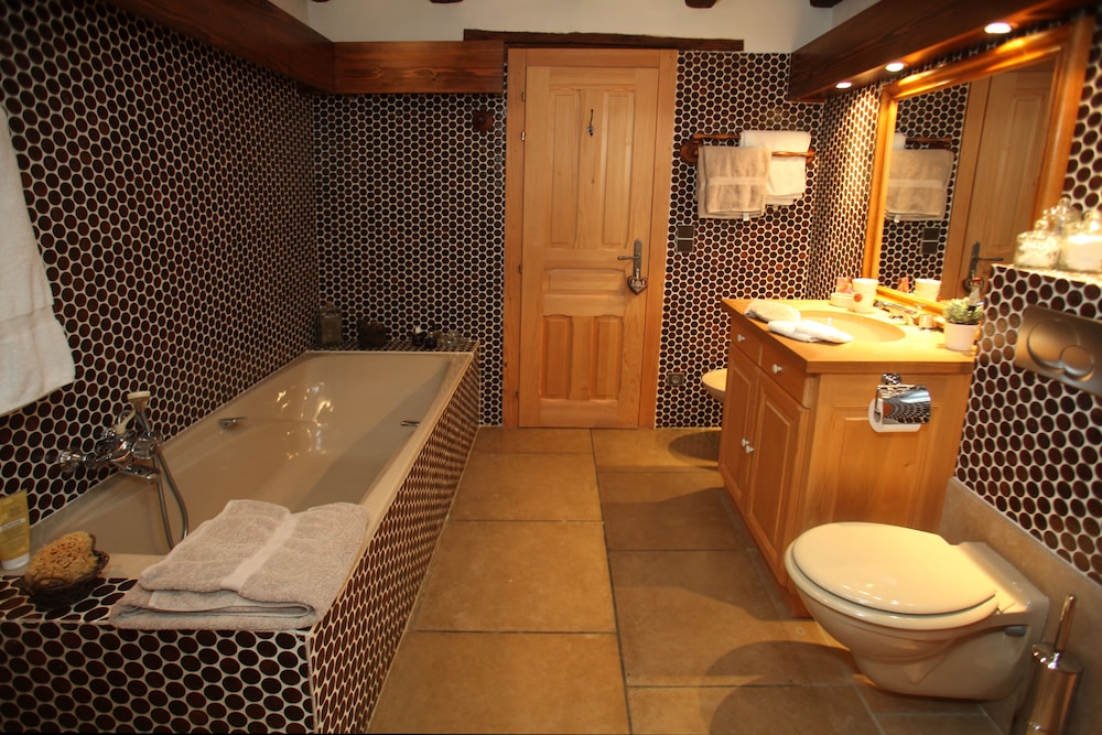 Double Room ( La chambre de l’Horloger) photo 2