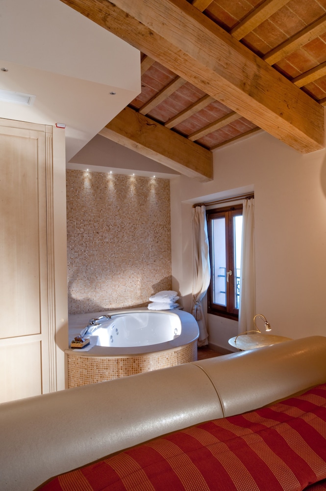 Suite (Prestige) photo 2