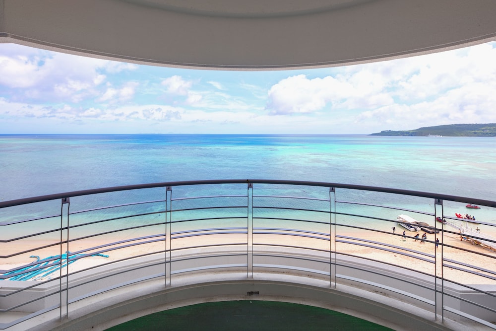 Room with sea view photo 2