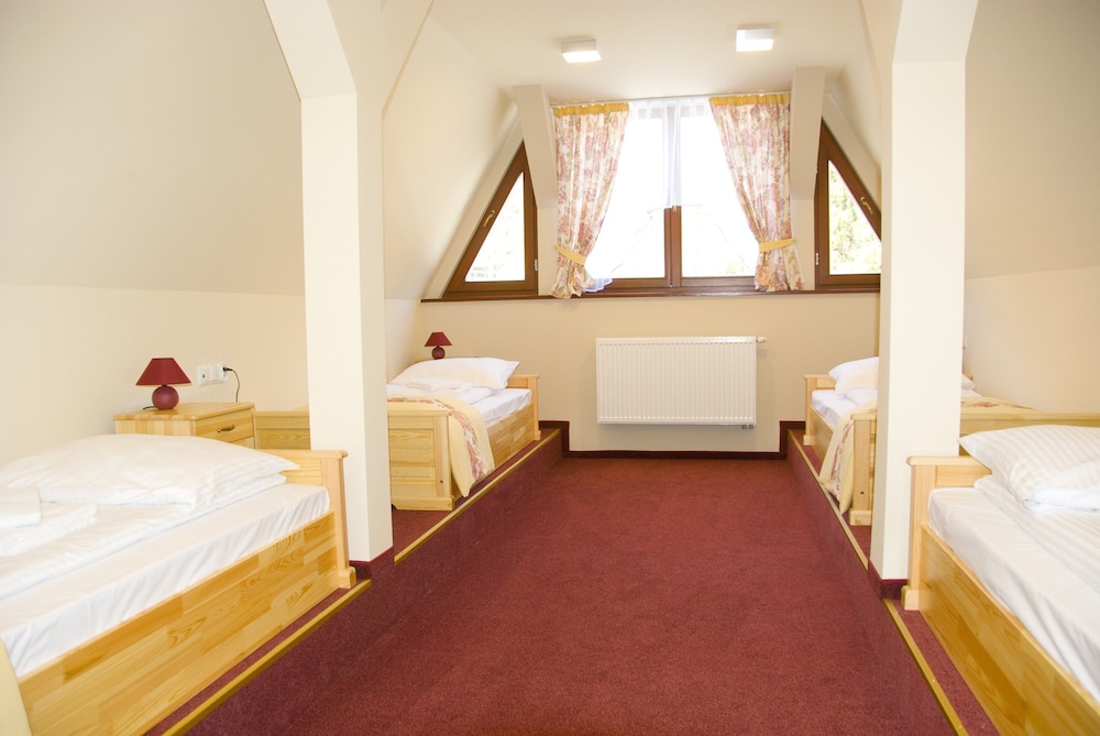Studio (6 adults)