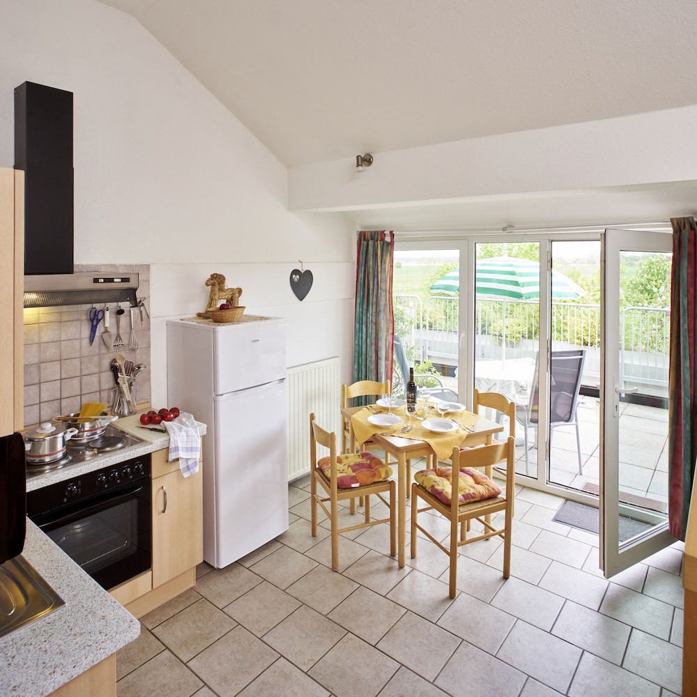 Deluxe Apartment, 2 Bedrooms, Balcony (Apt 14)
