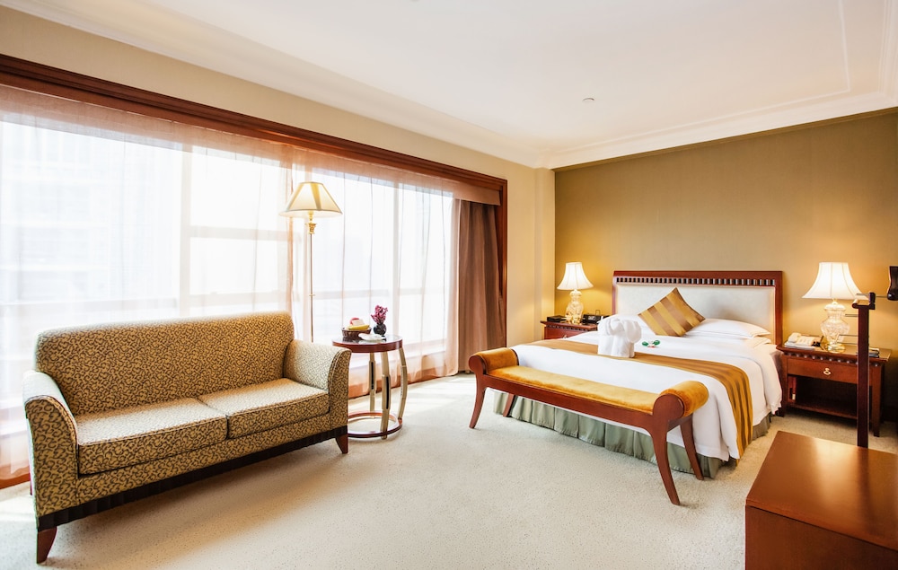 Deluxe Room, 1 King Bed photo 1