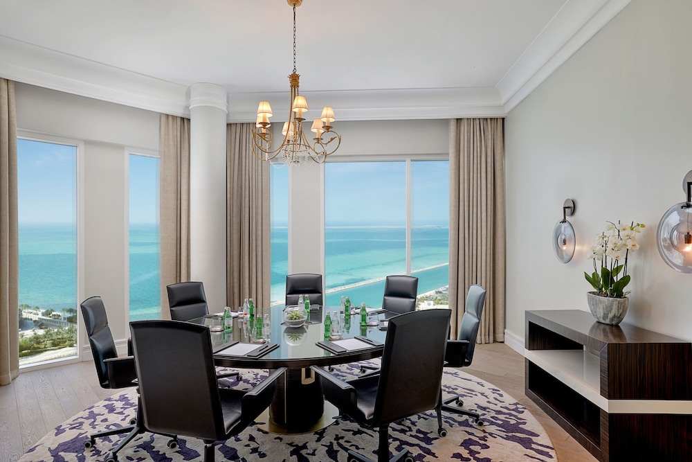 Deluxe Room, 1 King Bed, Balcony - Photo 4