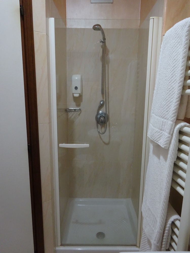 Standard Double or Twin Room photo 2