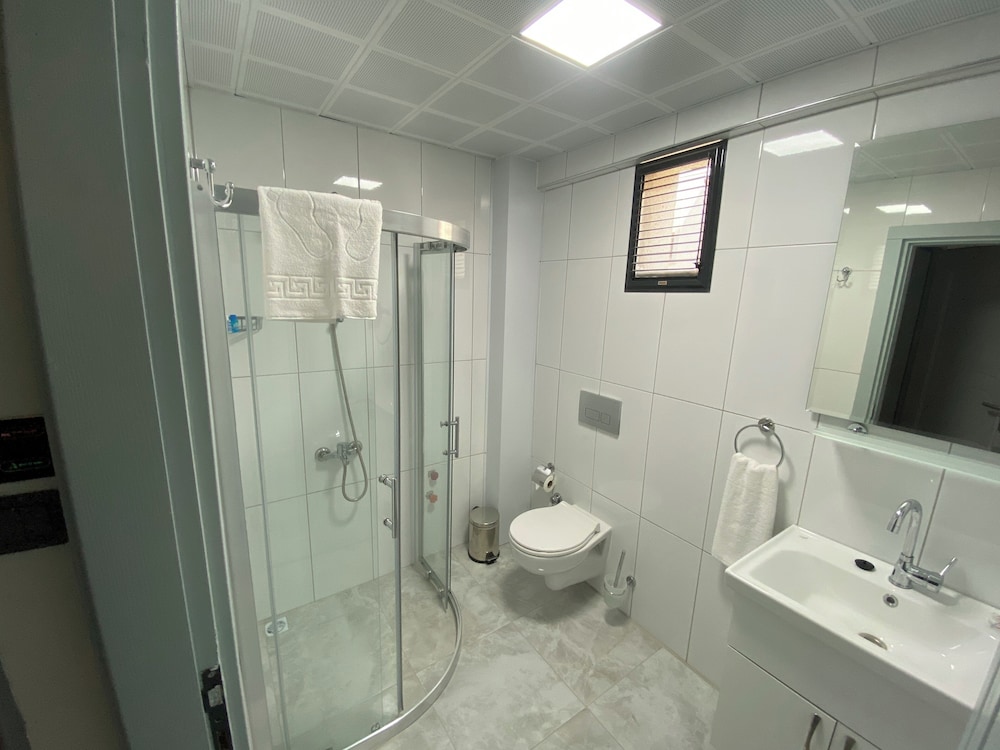 Classic Twin Room, 2 Bedrooms, Non Smoking photo 3