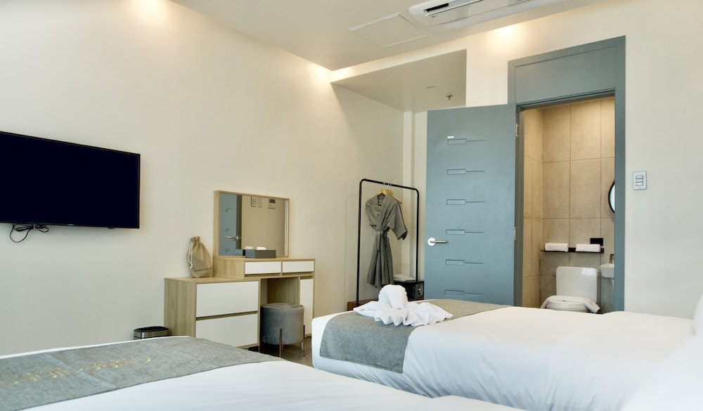 Royal Room photo 2