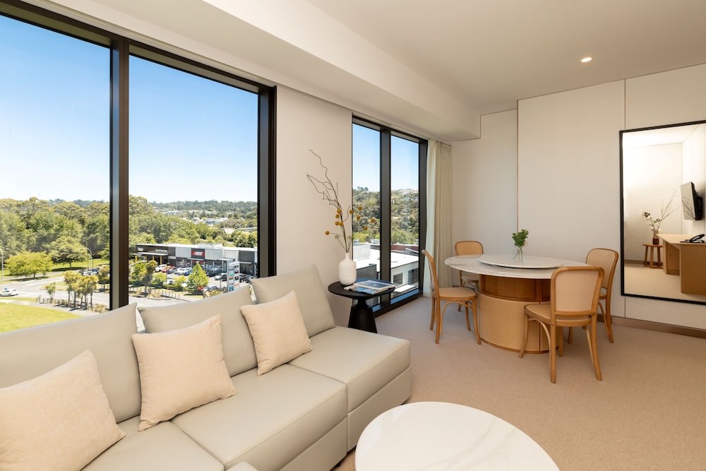 Park View Suite thumbnail 5