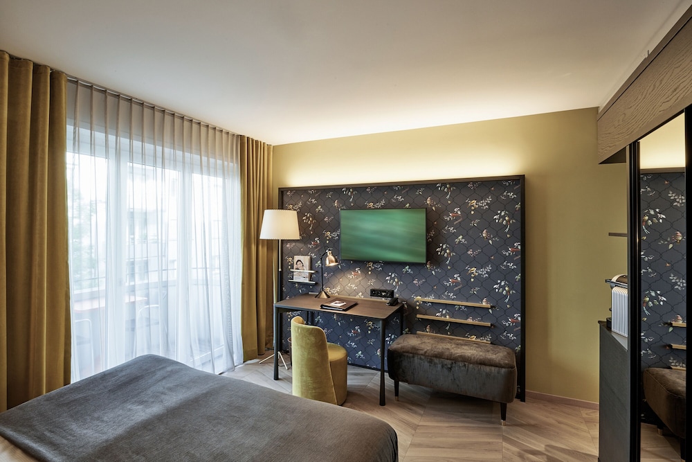 Standard Room, 1 King Bed - Photo 1