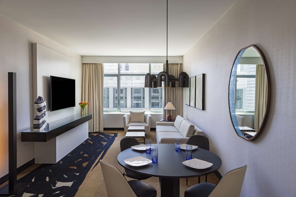 Luxury Suite, 1 King Bed, Non Smoking - Photo 6