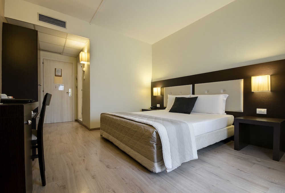 Superior Double Room Single Use - Photo 1
