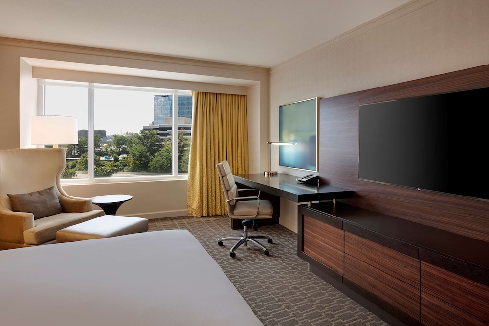 Room, 1 King Bed, Accessible (Mobility/Hearing, Fitness) - Photo 5