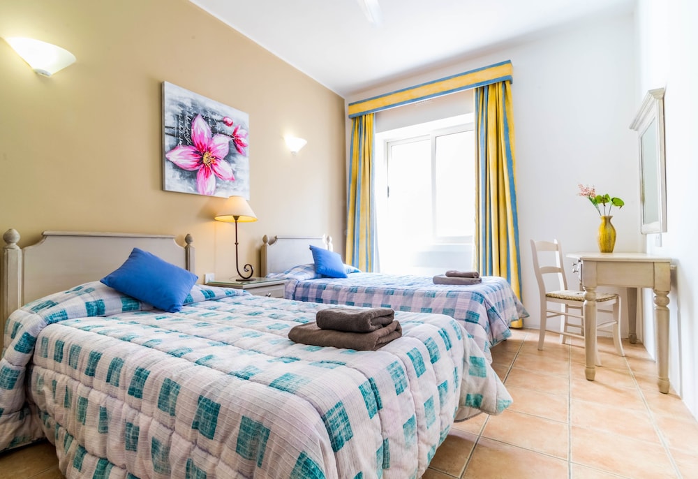 Standard Apartment, 2 Bedrooms, Pool Access
