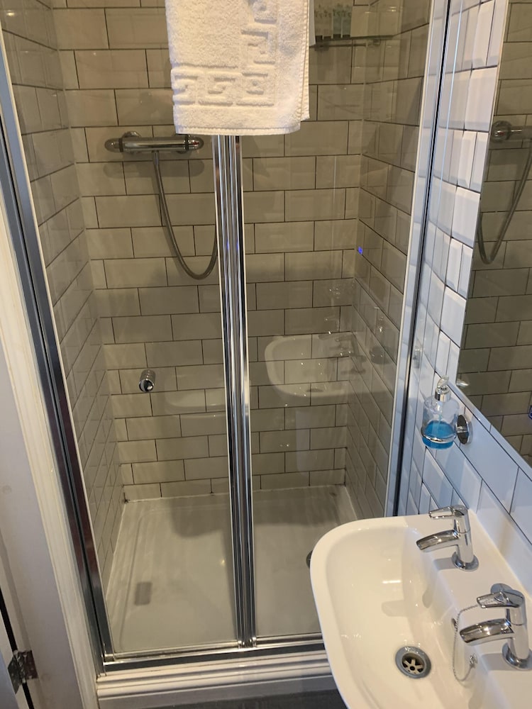 Standard Double Room, Ensuite ( Sea View With Shower) photo 2