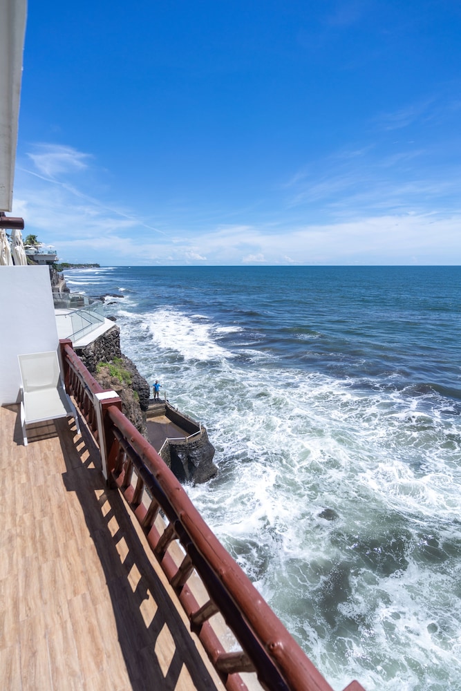 Pelicano Suite Ocean View photo 3