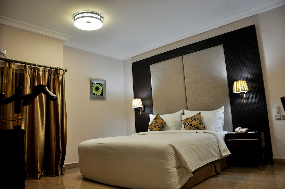 Classic Room, 1 King Bed photo 2
