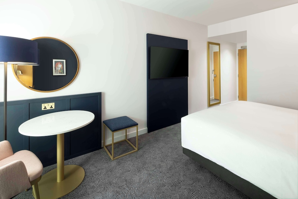 Room, 1 King Bed photo 3