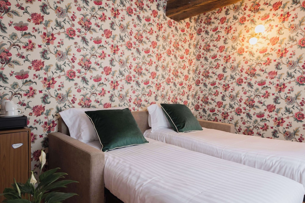 Suite, Multiple Beds, Non Smoking - Photo 4