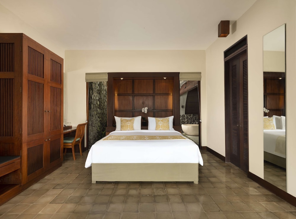 Deluxe Room, 1 King Bed - Photo 4