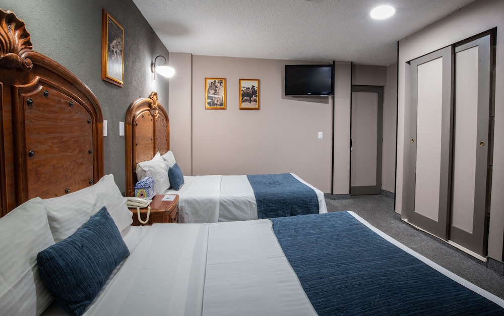 Deluxe Double Room, 2 Double Beds, City View photo 3