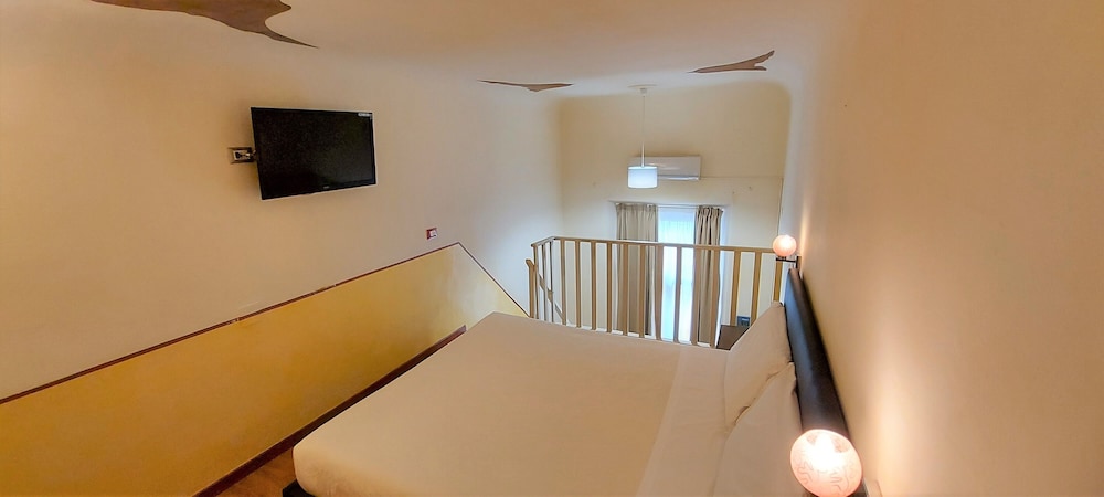 Basic Apartment photo 3