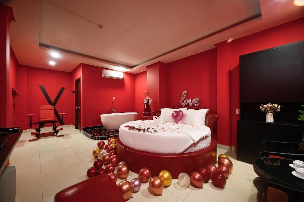 Luxury Suite photo 1