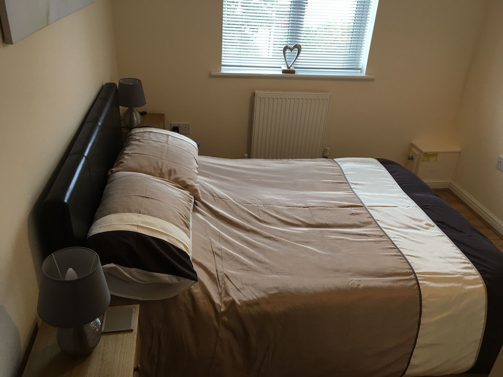 Exclusive Apartment, Ensuite, River View (Penthouse 65 Skipper Way) photo 3