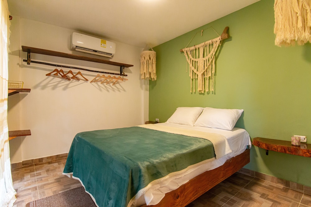 Deluxe Shared Dormitory, 1 Bedroom, Garden View, Beachside photo 1