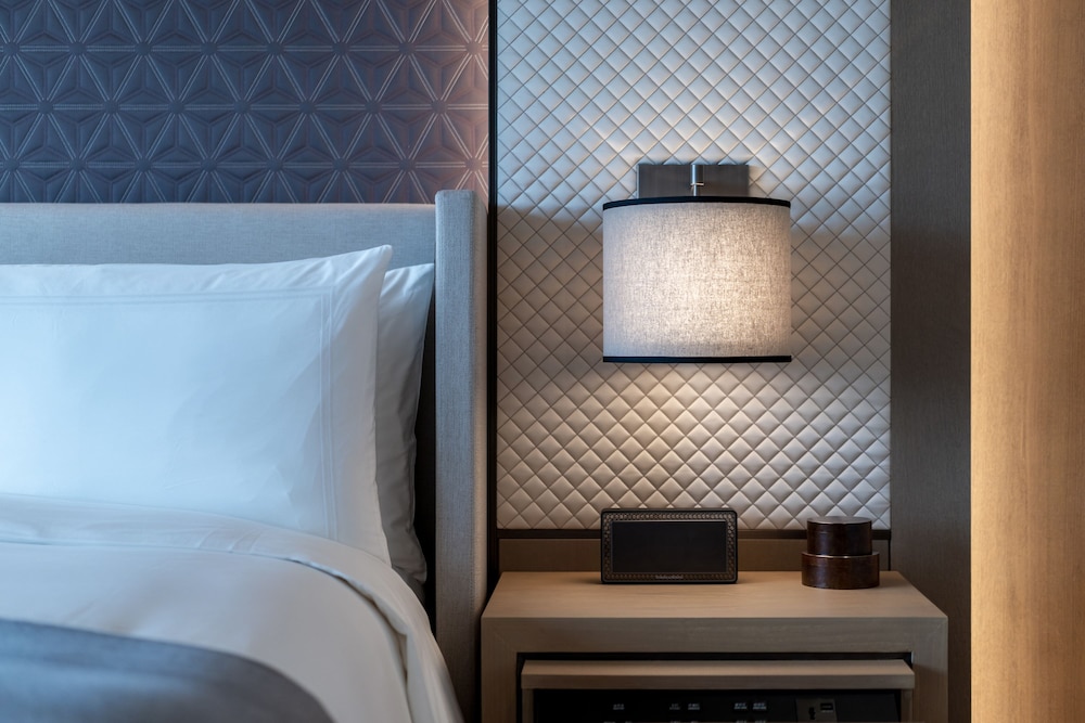 Club Suite, 1 Bedroom, City View
