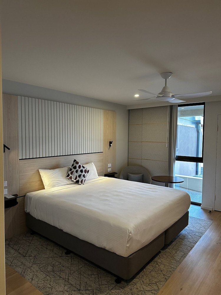 Superior Room, 1 King Bed