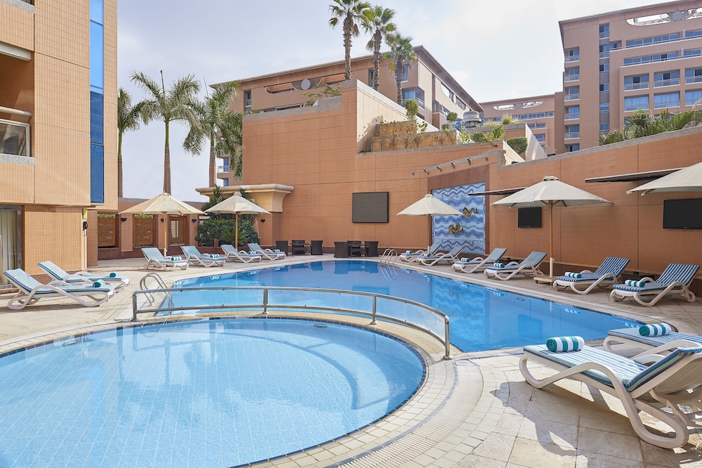 Premium Room, 1 King Bed, Pool View photo 2