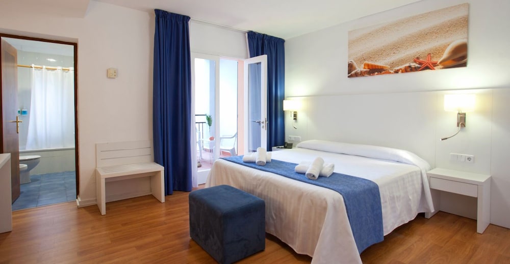 Standard Double Room, Balcony, Garden View photo 3