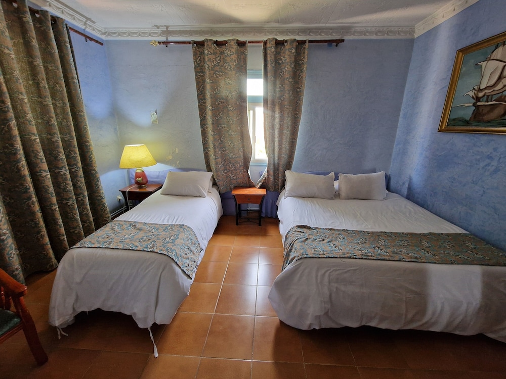 City Triple Room, 1 Bedroom photo 1