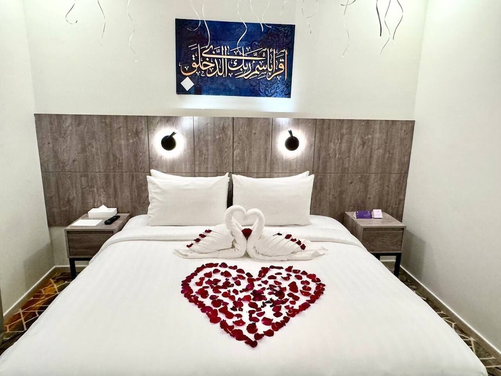 Double or Twin Room, City View - Photo 2