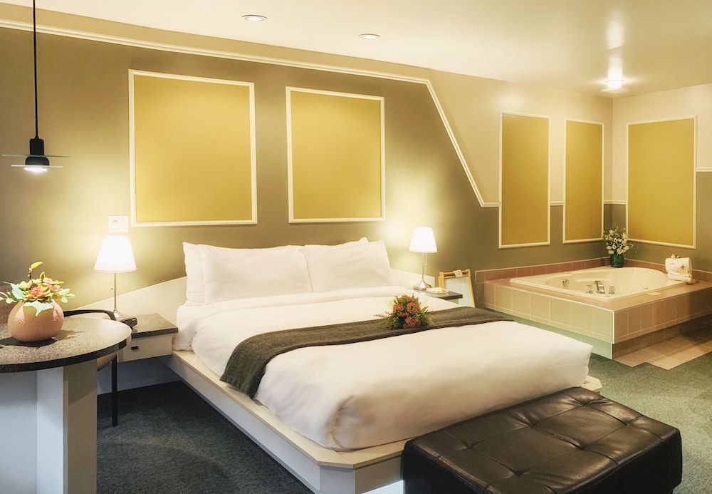 Luxury Room, 1 Double Bed, Jetted Tub